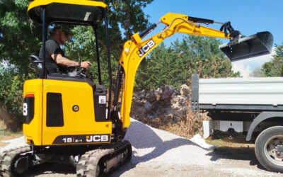 MD Rénovation 13 : une pelleteuse à votre service pour vos travaux de terrassement dans les Bouches-du-Rhône
