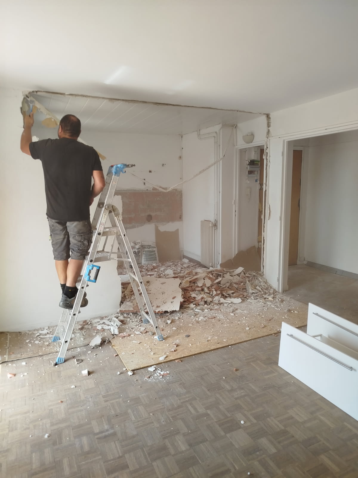 MD-Renovation-Aix-en-Provence-demolition-de-cloison (1)