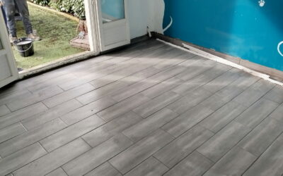 MD Rénovation 13 Rénovation de sol à Carlas : remplacement de parquet par carrelage